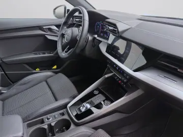 AUDI A3 Limousine 30 TDI ADVANCED NAVI KAMERA HuD SIT