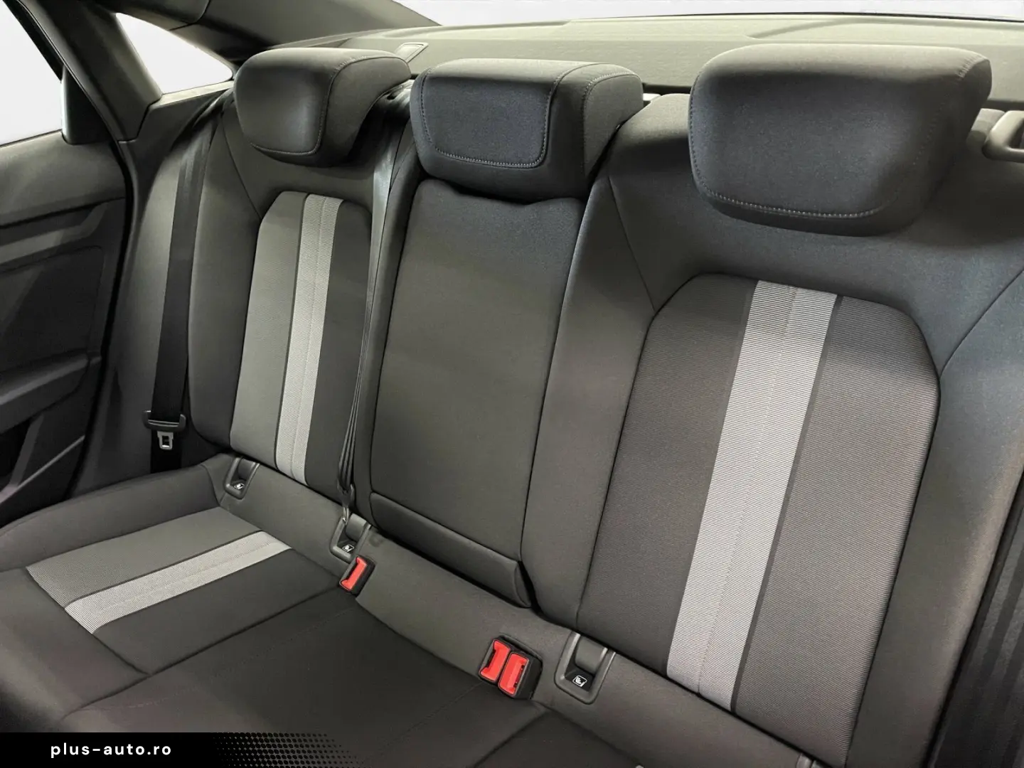 AUDI A3 Limousine 35 TFSI advanced AHK Matrix LM 18