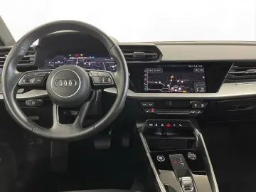 AUDI A3 Limousine 35 TFSI advanced AHK Matrix LM 18