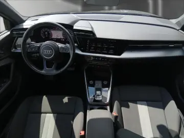 AUDI A3 Lim. 30 TFSI Adv. S tronic  ACC NAV  R-CAM