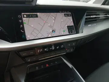 AUDI A3 Lim. 30 TFSI Adv. S tronic  ACC NAV  R-CAM