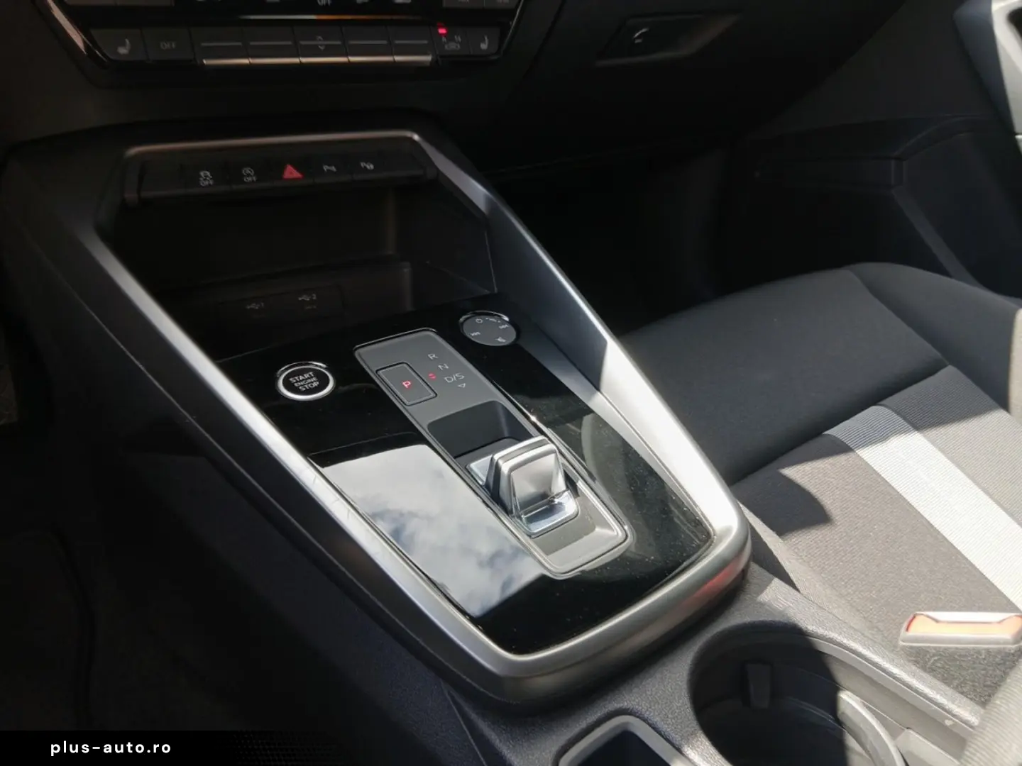 AUDI A3 Lim. 30 TFSI Adv. S tronic  ACC NAV  R-CAM