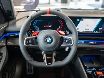BMW M5 Touring 360  PANO LED