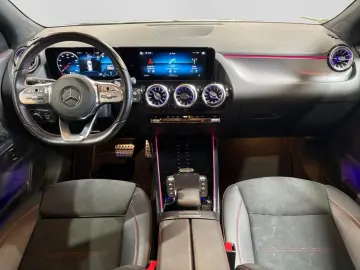 MERCEDES-BENZ GLA 200 AMG NIGHT KAM