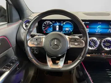 MERCEDES-BENZ GLA 200 AMG NIGHT KAM