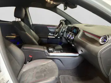 MERCEDES-BENZ GLA 200 AMG NIGHT KAM