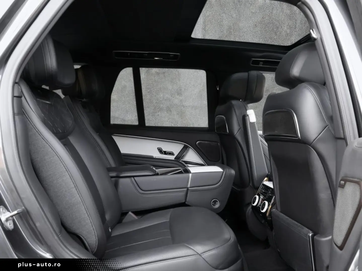 LAND ROVER Range Rover P530 SV