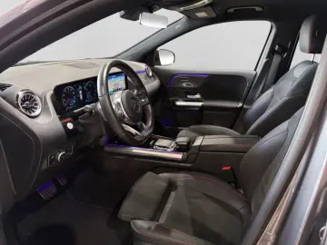 MERCEDES-BENZ GLA 200 AMG LED NIGHT AHK KAM