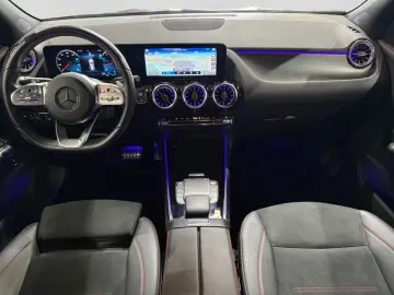 MERCEDES-BENZ GLA 200 AMG LED NIGHT AHK KAM