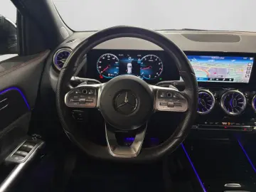 MERCEDES-BENZ GLA 200 AMG LED NIGHT AHK KAM