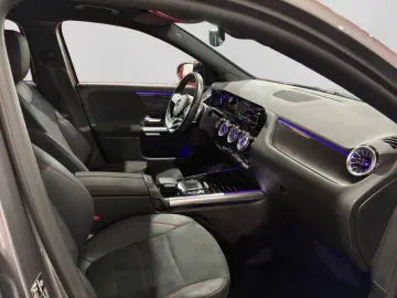 MERCEDES-BENZ GLA 200 AMG LED NIGHT AHK KAM