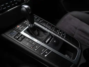 Porsche Macan 2.0 benzina 252 CP garantie