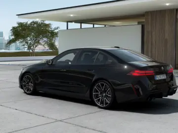 BMW M5 Limousine G90 Pano   Adapt. LED