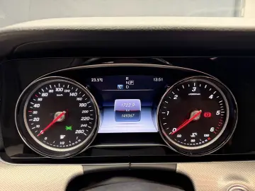 Mercedes-Benz E 200 - unic propietar  - istoric service