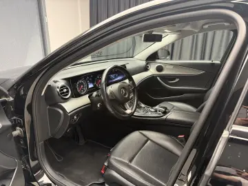 Mercedes-Benz E 200 - unic propietar  - istoric service