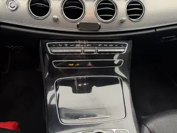 Mercedes-Benz E 200 - unic propietar  - istoric service