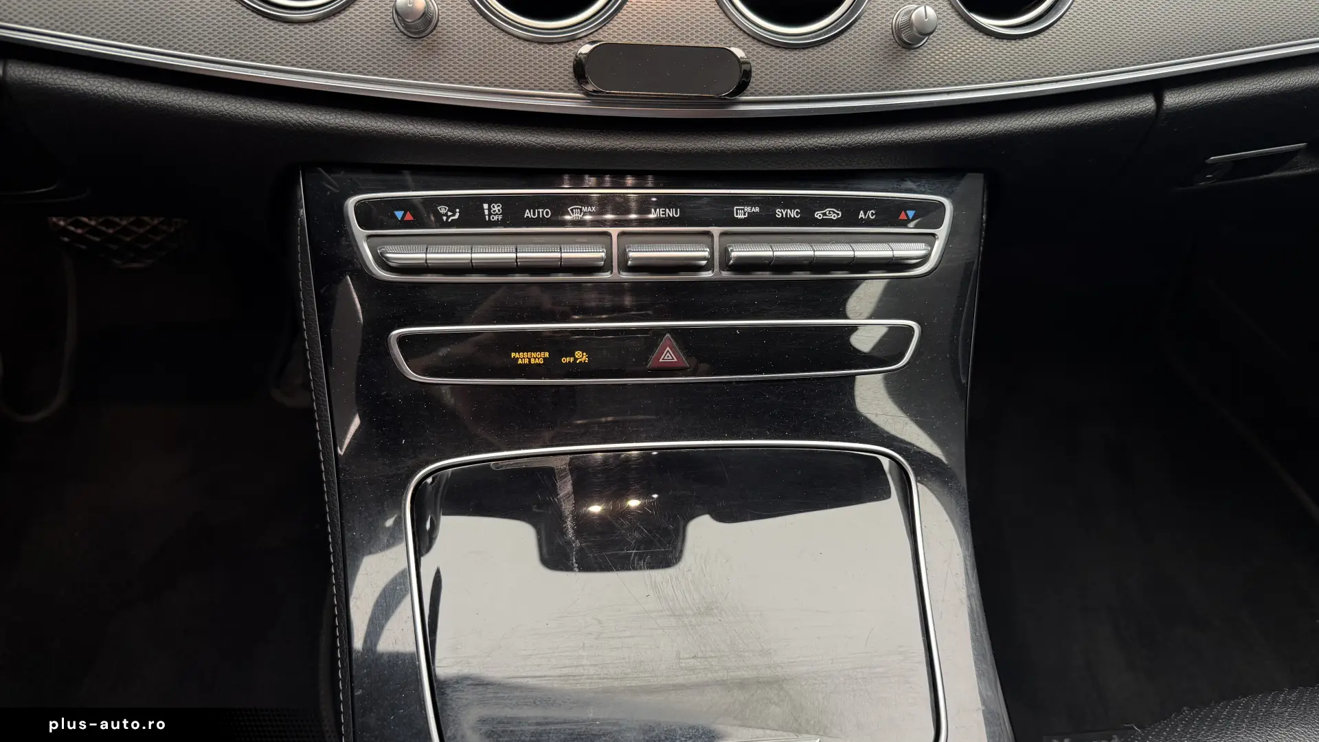 Mercedes-Benz E 200 - unic propietar  - istoric service