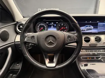 Mercedes-Benz E 200 - unic propietar  - istoric service