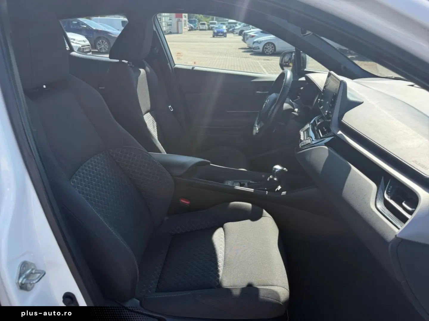 TOYOTA C-HR Hybrid Business-Edition
