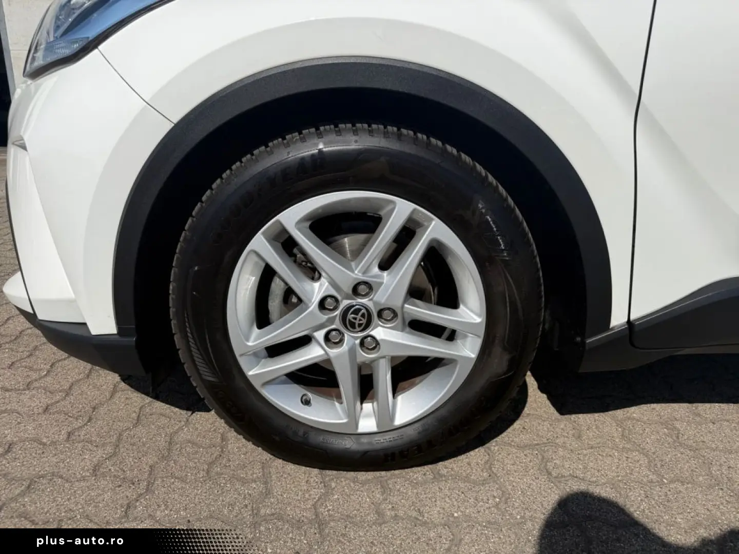 TOYOTA C-HR Hybrid Business-Edition