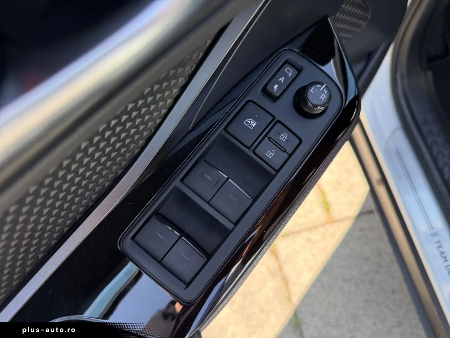 TOYOTA C-HR 2.0 Hybrid Team D  RCam CarPlay