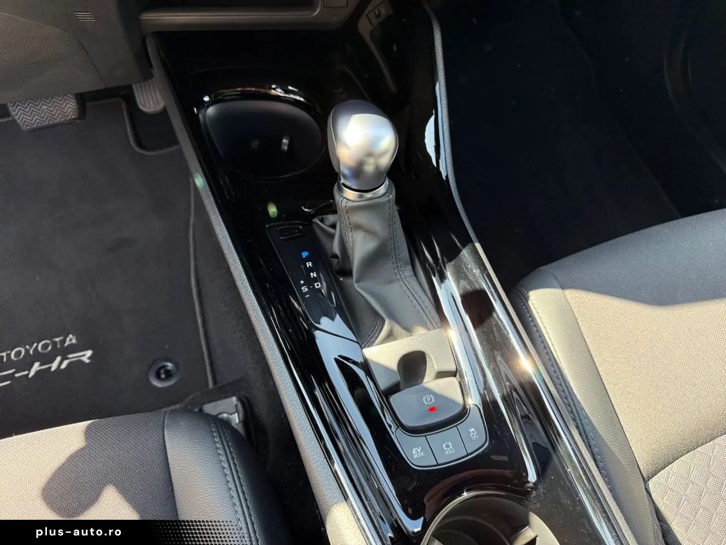 TOYOTA C-HR 2.0 Hybrid Team D  RCam CarPlay