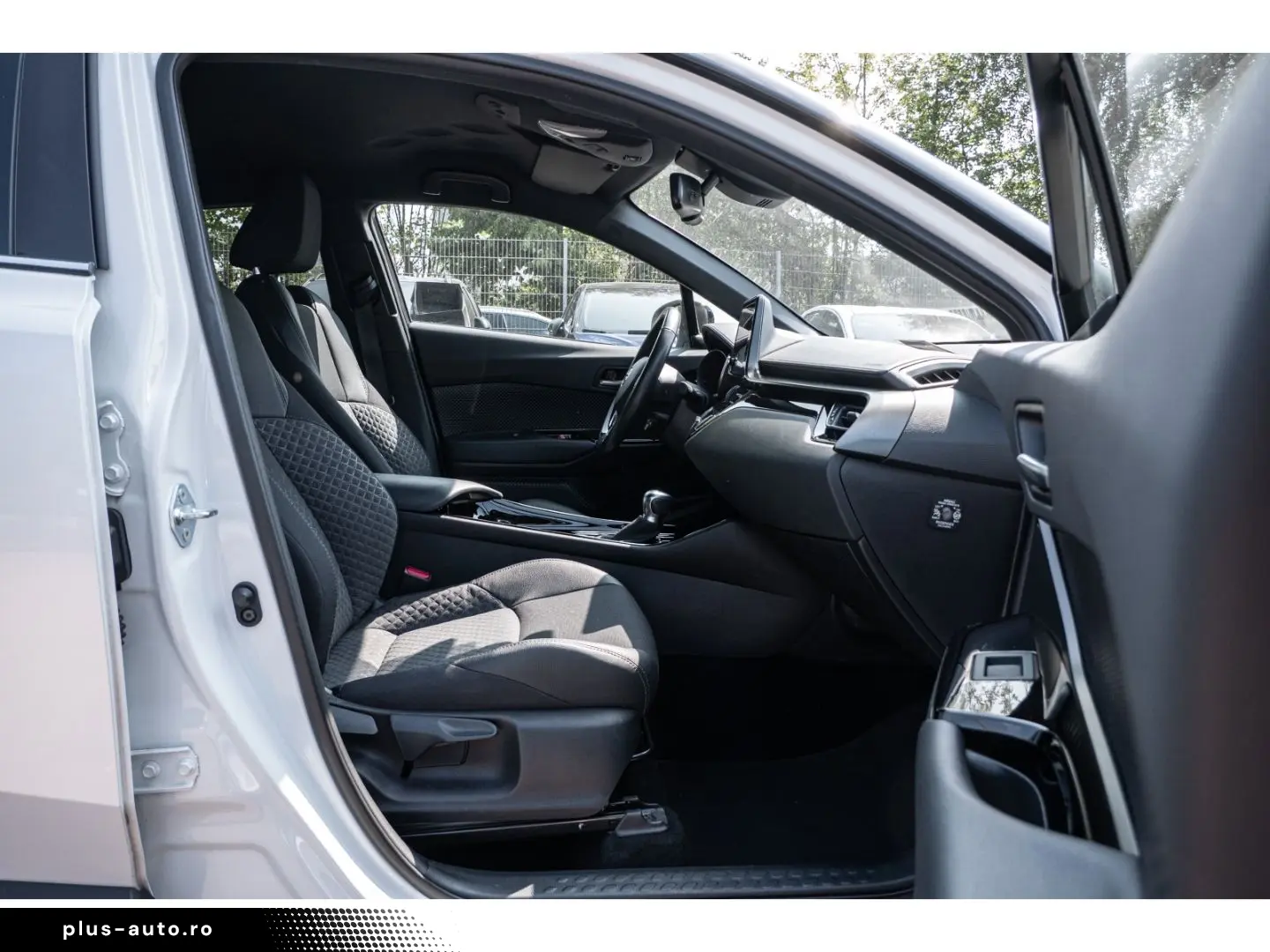 TOYOTA C-HR 2.0l Team D Hybrid Android-Auto Apple
