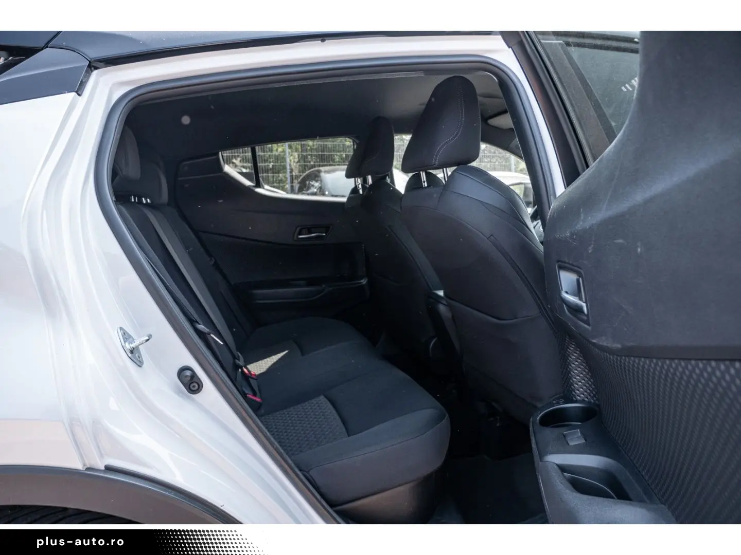 TOYOTA C-HR 2.0l Team D Hybrid Android-Auto Apple