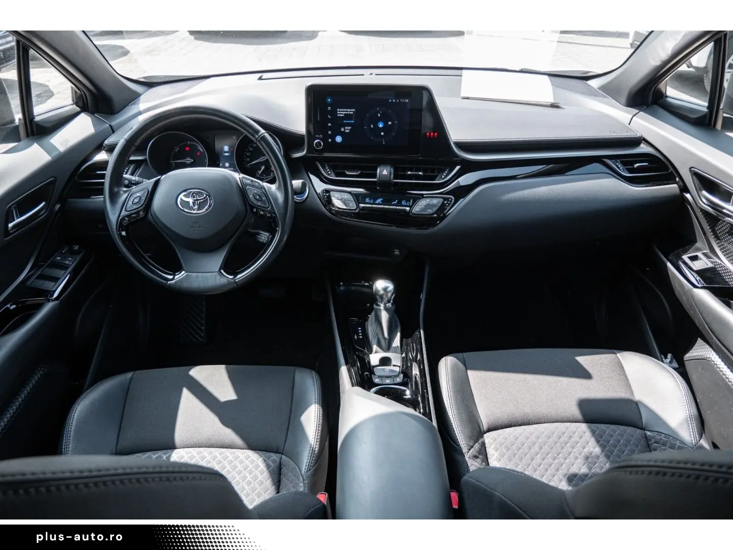 TOYOTA C-HR 2.0l Team D Hybrid Android-Auto Apple