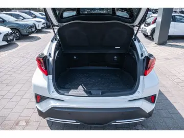 TOYOTA C-HR 2.0l Team D Hybrid Android-Auto Apple