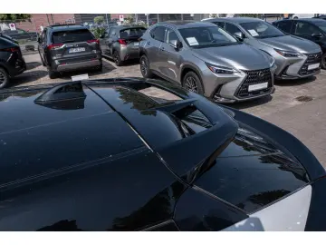 TOYOTA C-HR 2.0l Team D Hybrid Android-Auto Apple