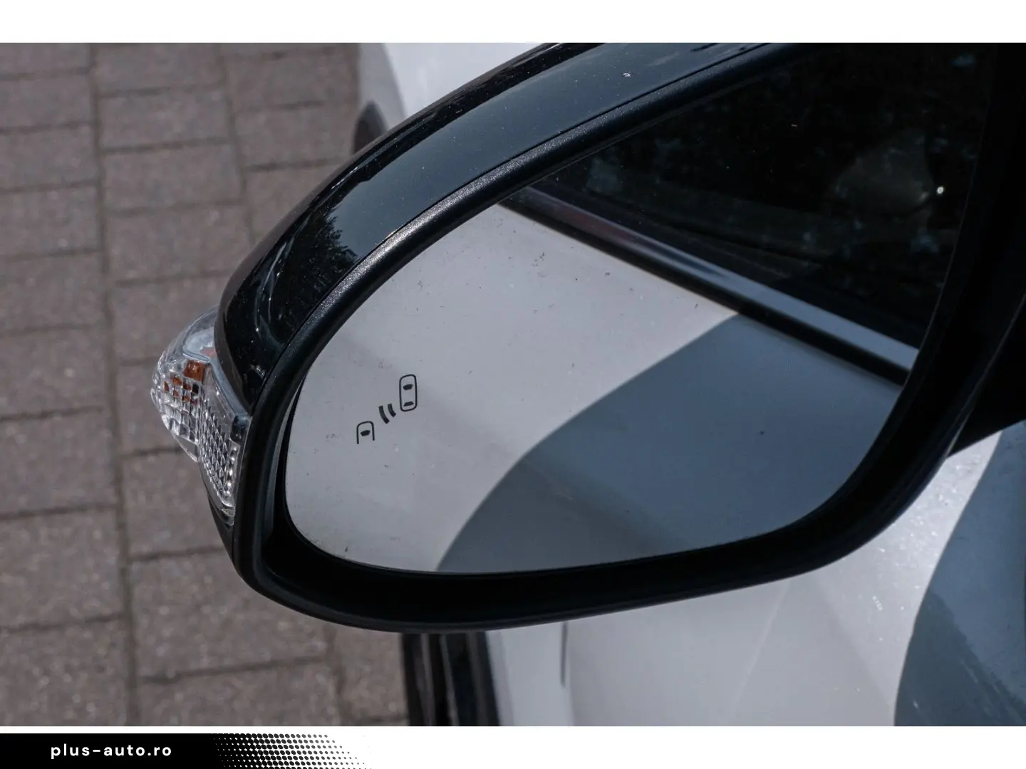 TOYOTA C-HR 2.0l Team D Hybrid Android-Auto Apple