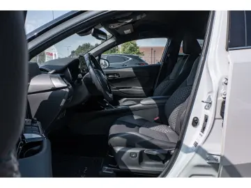 TOYOTA C-HR 2.0l Team D Hybrid Android-Auto Apple