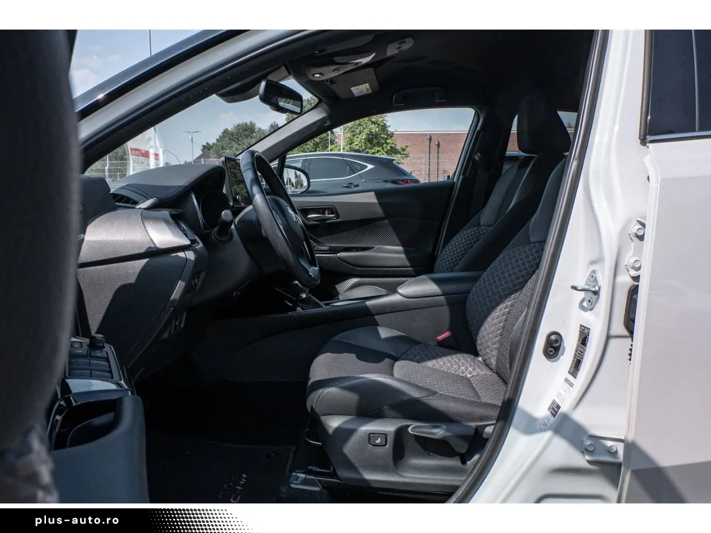 TOYOTA C-HR 2.0l Team D Hybrid Android-Auto Apple