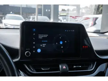 TOYOTA C-HR 2.0l Team D Hybrid Android-Auto Apple