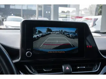 TOYOTA C-HR 2.0l Team D Hybrid Android-Auto Apple