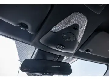 TOYOTA C-HR 2.0l Team D Hybrid Android-Auto Apple
