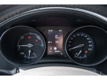 TOYOTA C-HR 2.0l Team D Hybrid Android-Auto Apple