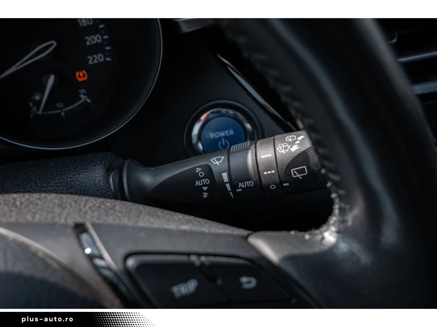 TOYOTA C-HR 2.0l Team D Hybrid Android-Auto Apple