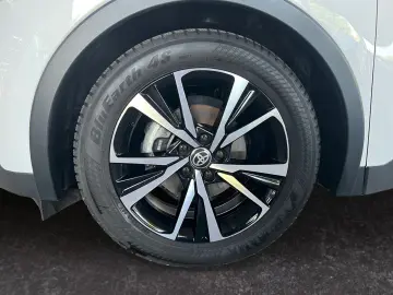 TOYOTA C-HR 1.8 Hybrid Team D  LED ACC CAM