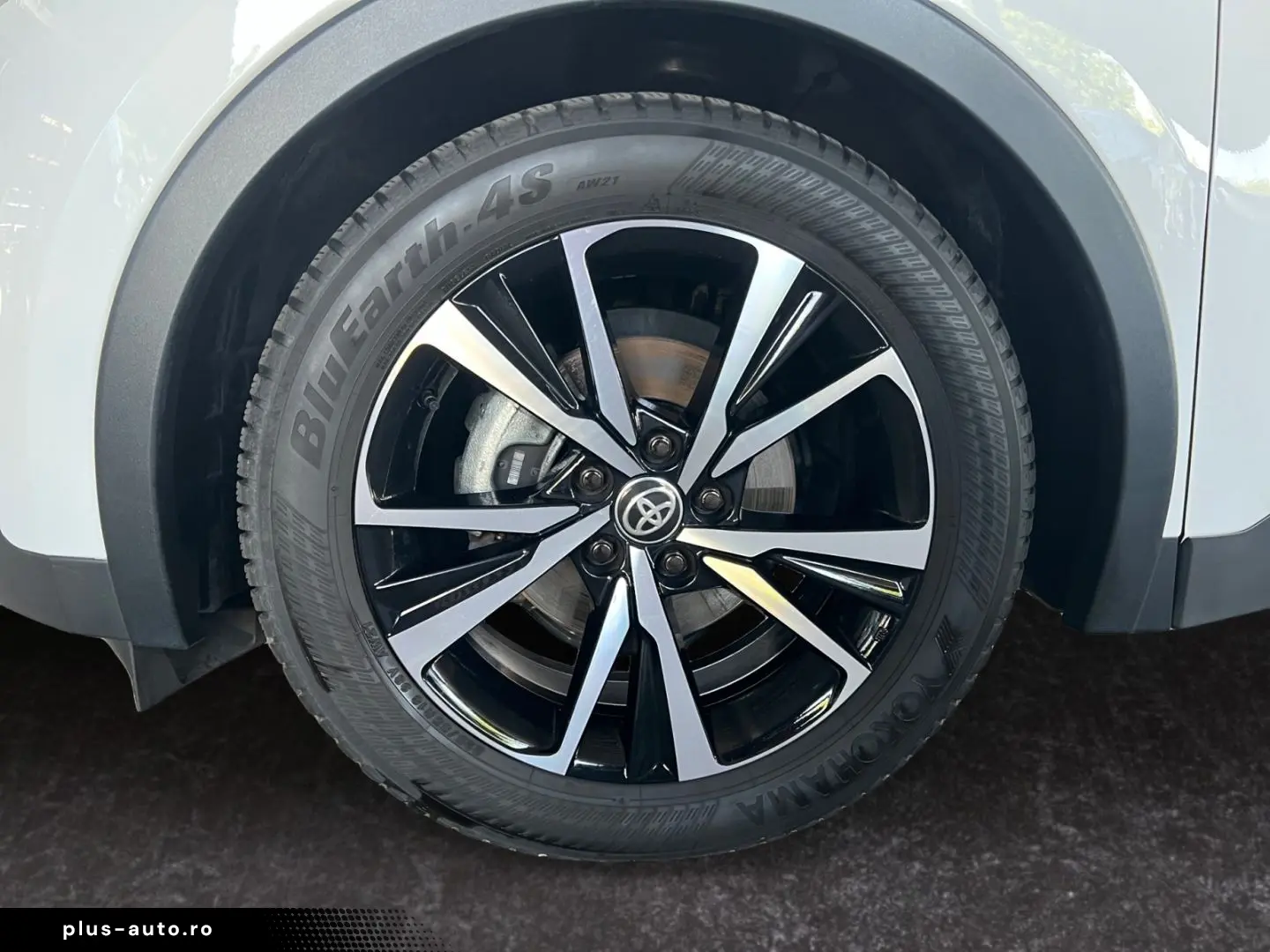 TOYOTA C-HR 1.8 Hybrid Team D  LED ACC CAM