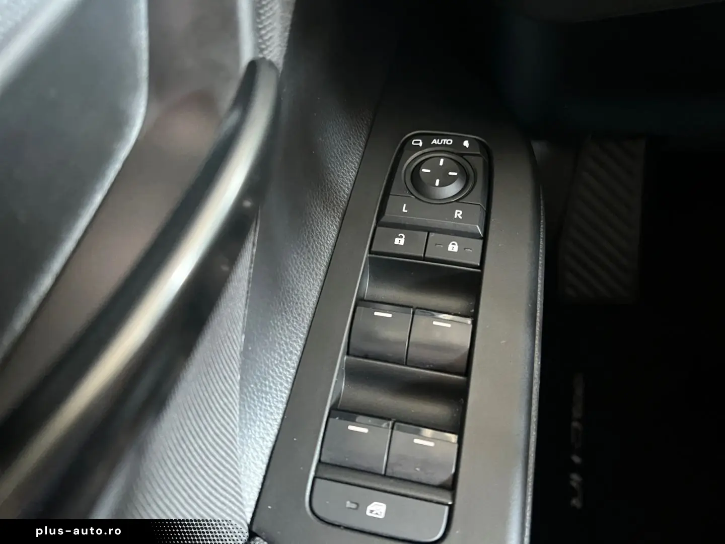 TOYOTA C-HR 1.8 Hybrid Team D  LED ACC CAM