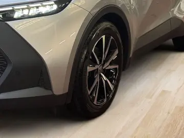 TOYOTA C-HR 1.8 Hybrid Team D   Technik-Paket