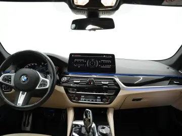 BMW 540 xDrive M SPORT