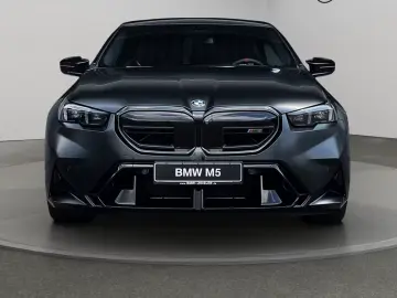BMW M5 Limousine FROZEN BLACK
