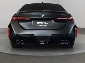 BMW M5 Limousine FROZEN BLACK