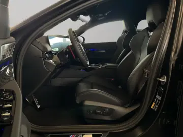 BMW M5 Limousine FROZEN BLACK