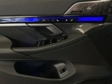 BMW M5 Limousine FROZEN BLACK