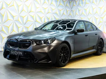 BMW M5 Carbon M Drive B&W