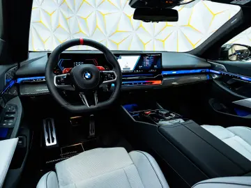 BMW M5 Carbon M Drive B&W